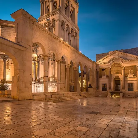 Theater * Split