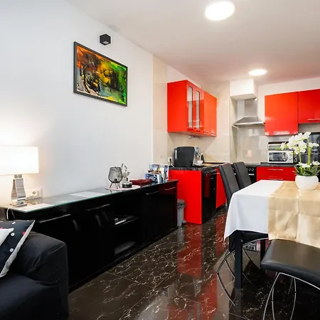 Apartman Theater *