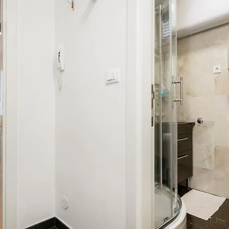 Apartman Theater